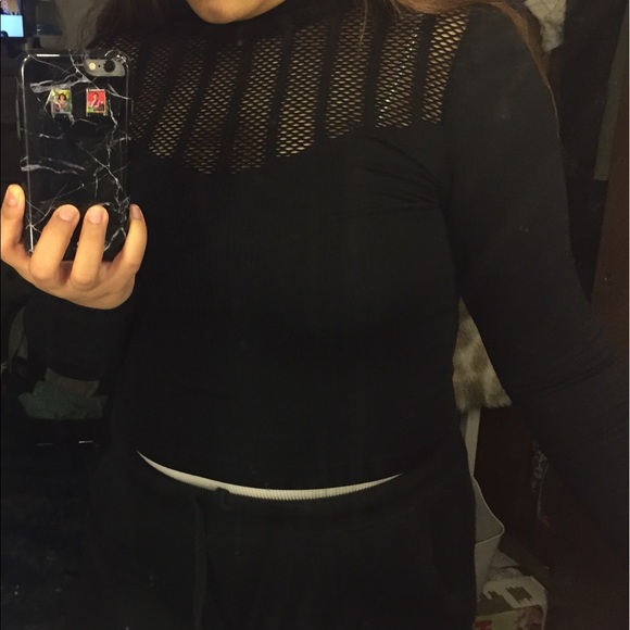 Black Sienna Cropped Top LS - Picture 3 of 5